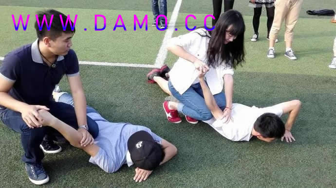 �׽