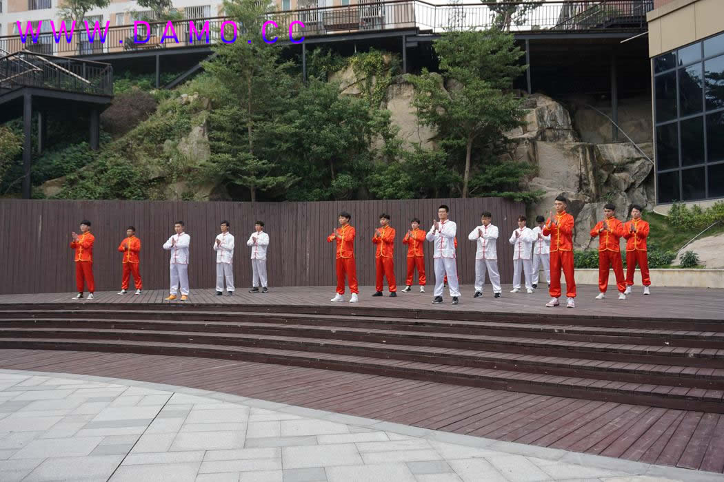 �׽